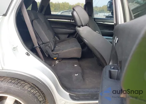 2013 Kia Sorento Lx из США, поврежденный, VIN 5XYKTDA68DG355024